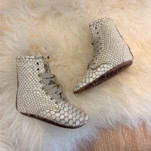 Freebird by Steven baby snakeskin Boots for baby in Cream and Brown